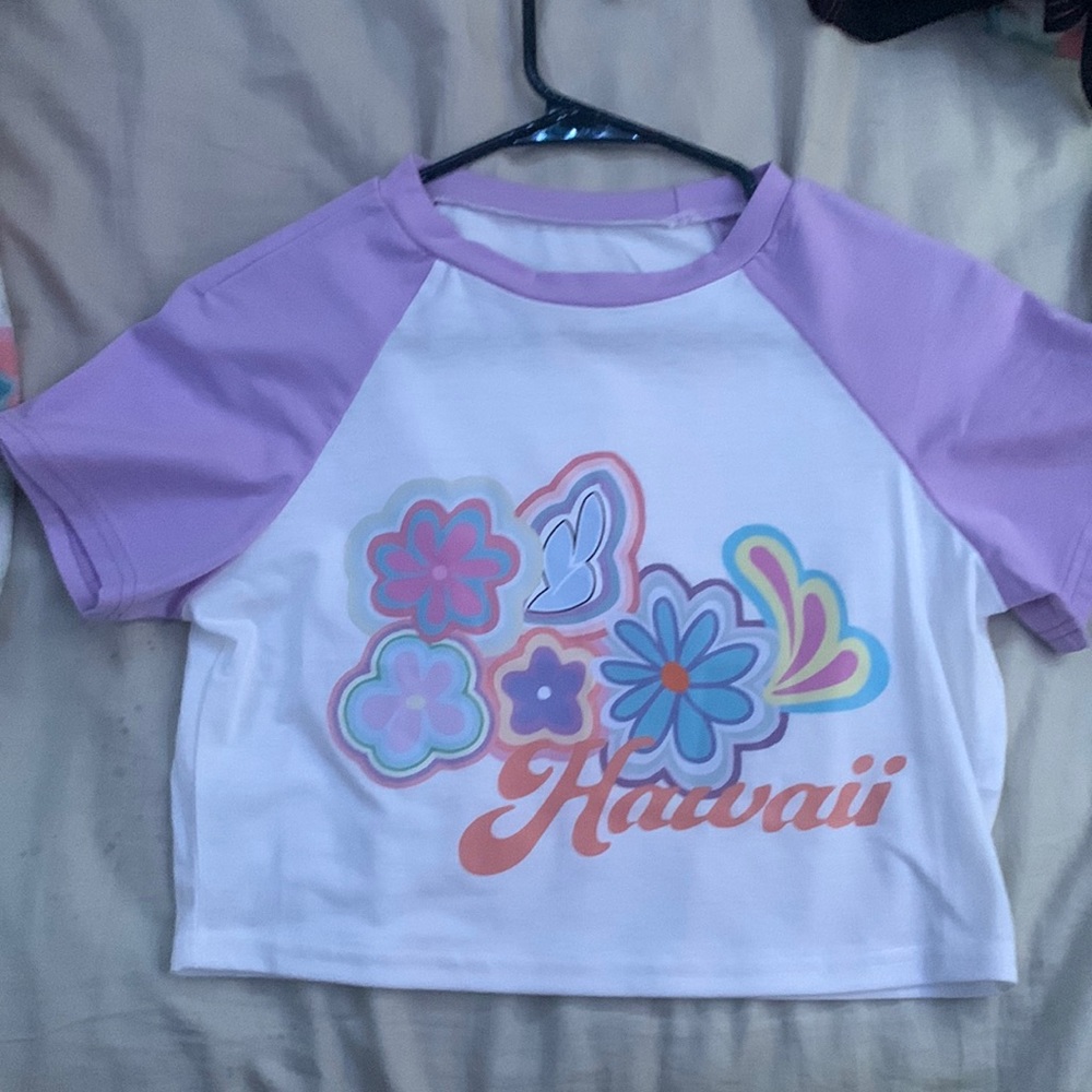 Girly Hawai’i Cutesy Crop Top.